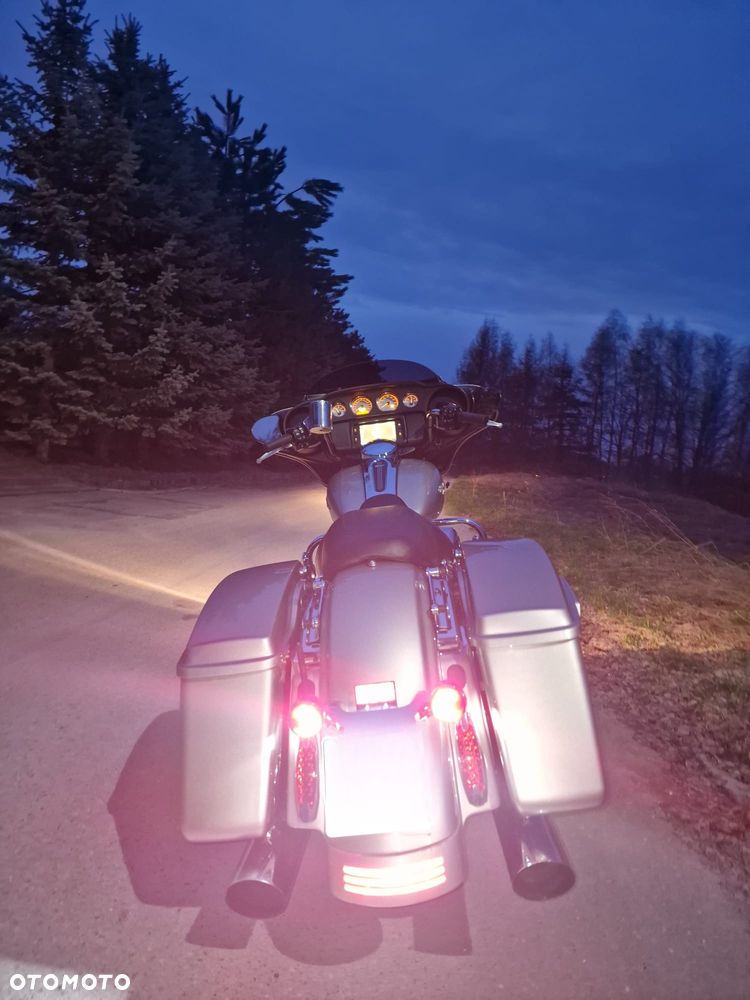 Harley-Davidson Touring Street Glide - 4