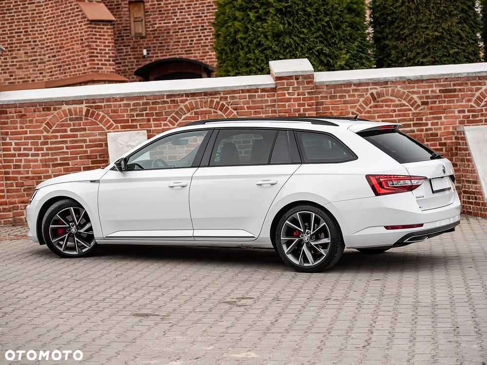 Skoda Superb 2.0 TDI DSG Sportline - 10