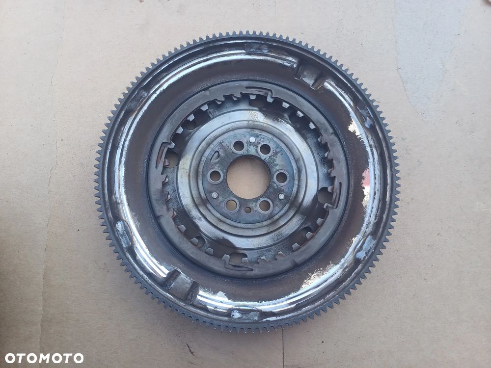 Koło dwumasowe DSG sprzęgło Golf Vl 1.4 TSI  03C105266E - 1