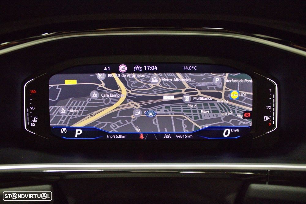 VW T-Roc 2.0 TDI R-Line DSG - 35