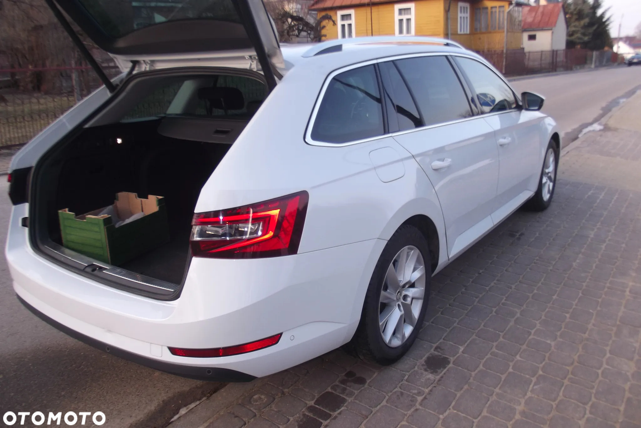 Skoda Superb 2.0 TDI Style DSG7 - 4