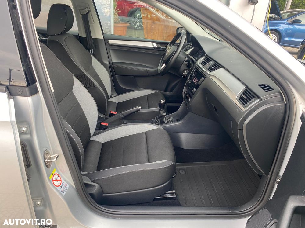 Skoda RAPID 1.6 TDI Style - 10