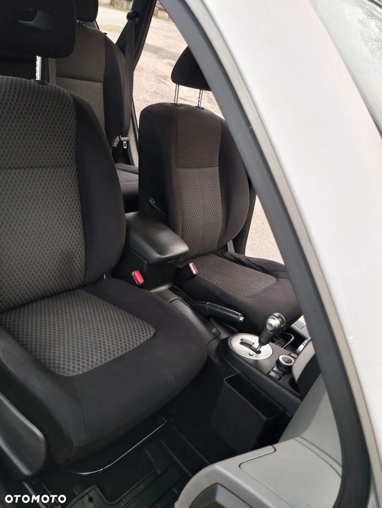Nissan X-Trail 2.0 dCi 4x4 DPF Automatik SE - 23
