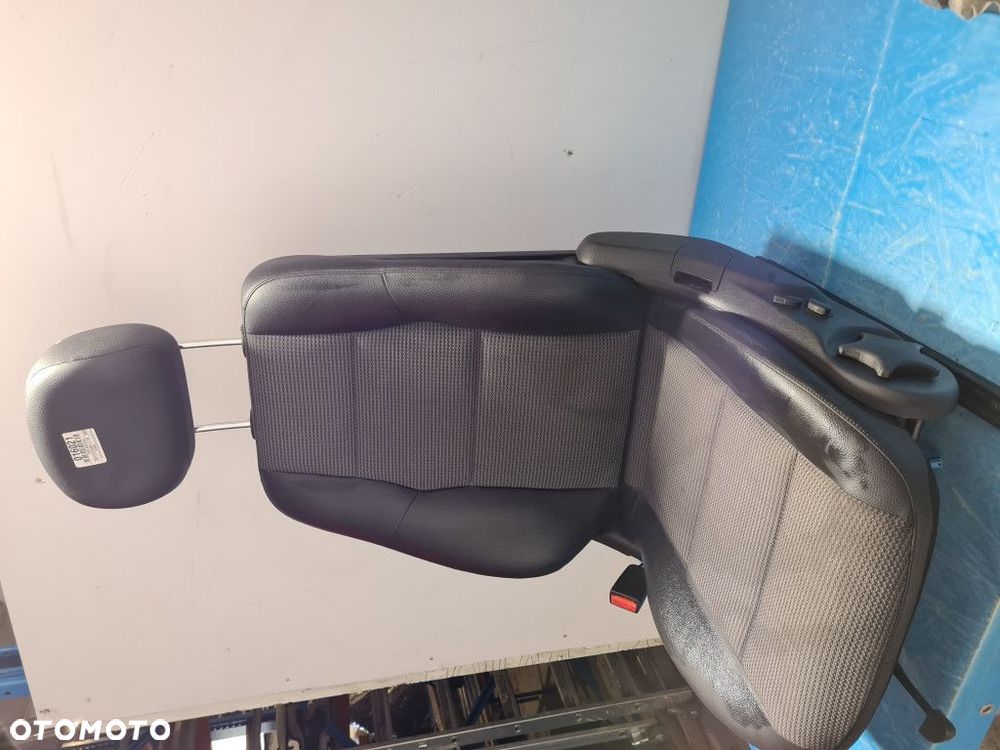 FOTEL KIEROWCY  MERCEDES W203 LIFT - 2