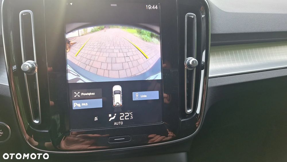 Volvo XC 40 T3 Momentum - 12