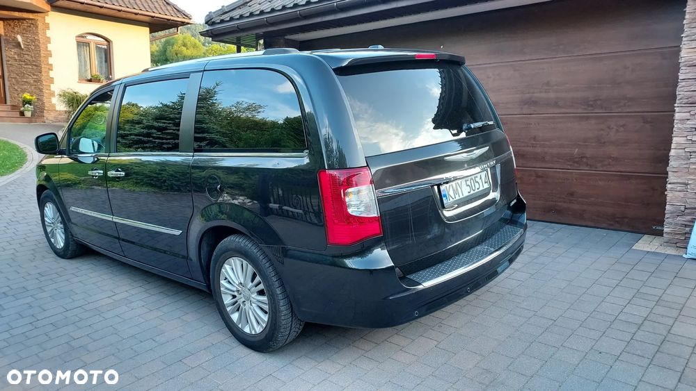 Chrysler Town & Country 3.6 Limited - 4