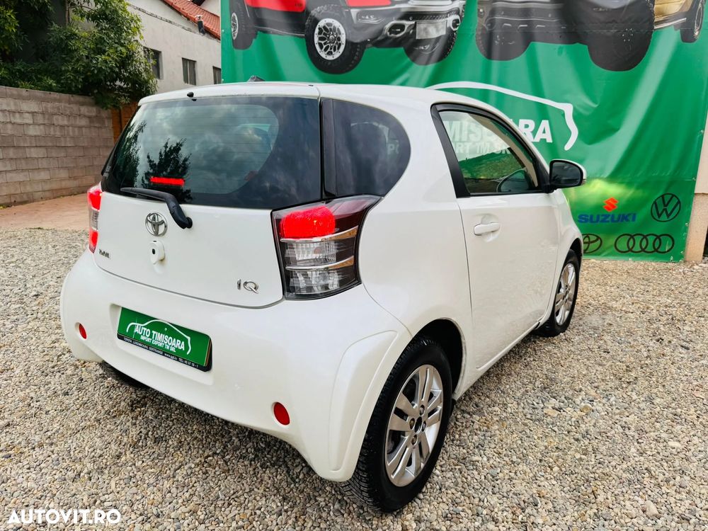 Toyota iQ - 3