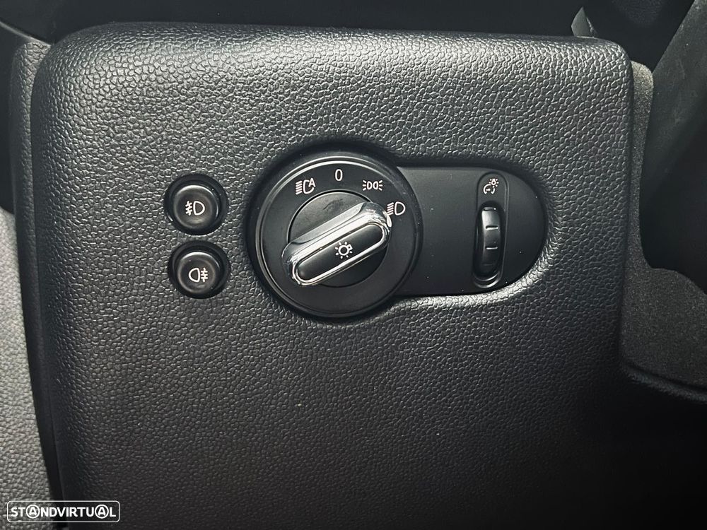 MINI 5 Portas Cooper SD Aut. - 37
