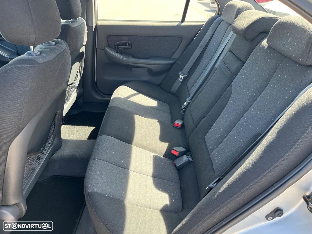 Hyundai Elantra 2.0 CRDi GLS - 12