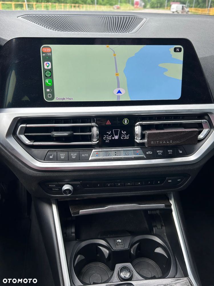 BMW Seria 3 330i Luxury Line sport - 34