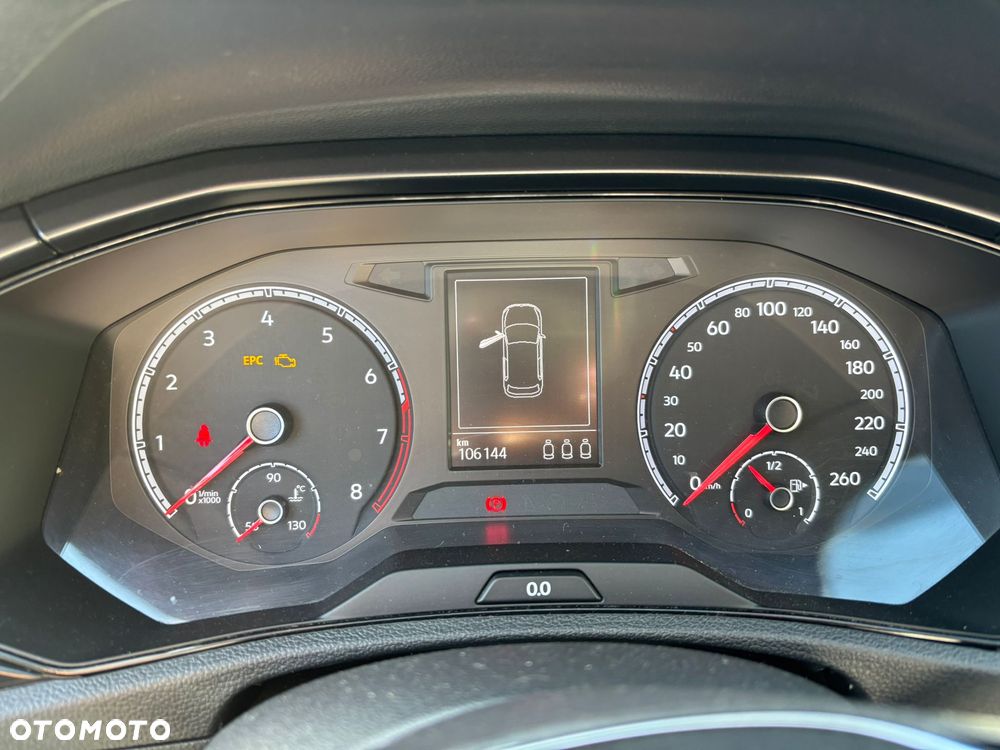 Volkswagen T-Roc - 6