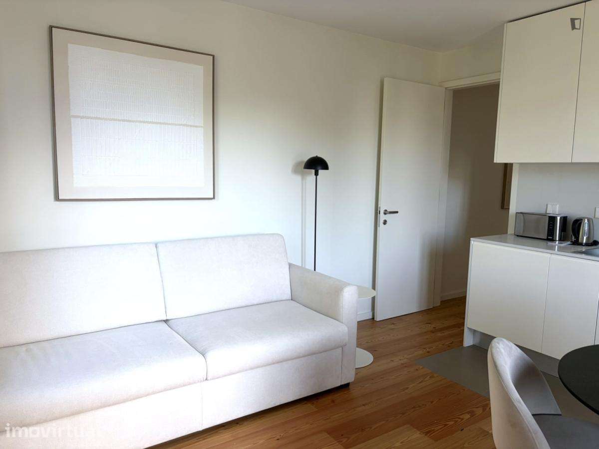 Apartamento com 2 quartos - localizado em Cedofeita Porto - Grande imagem: 3/17