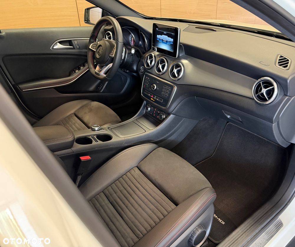 Mercedes-Benz GLA 200 7G-DCT AMG Line - 7