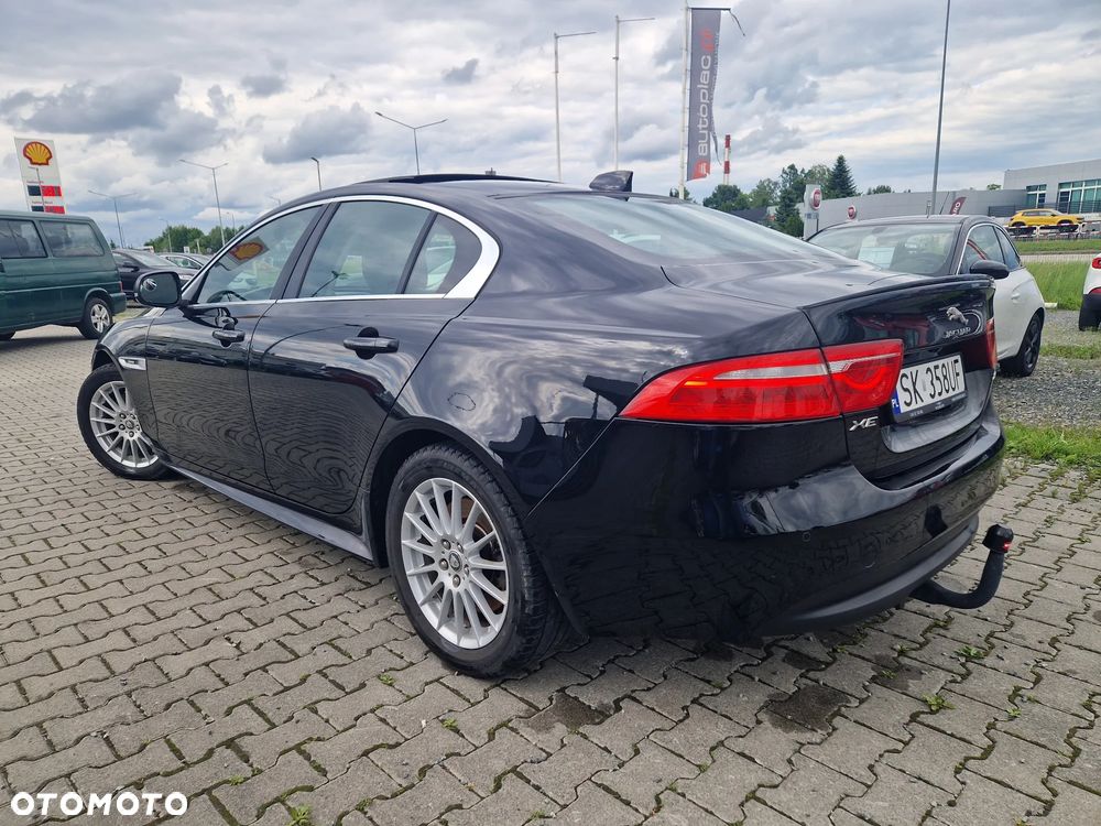 Jaguar XE - 5
