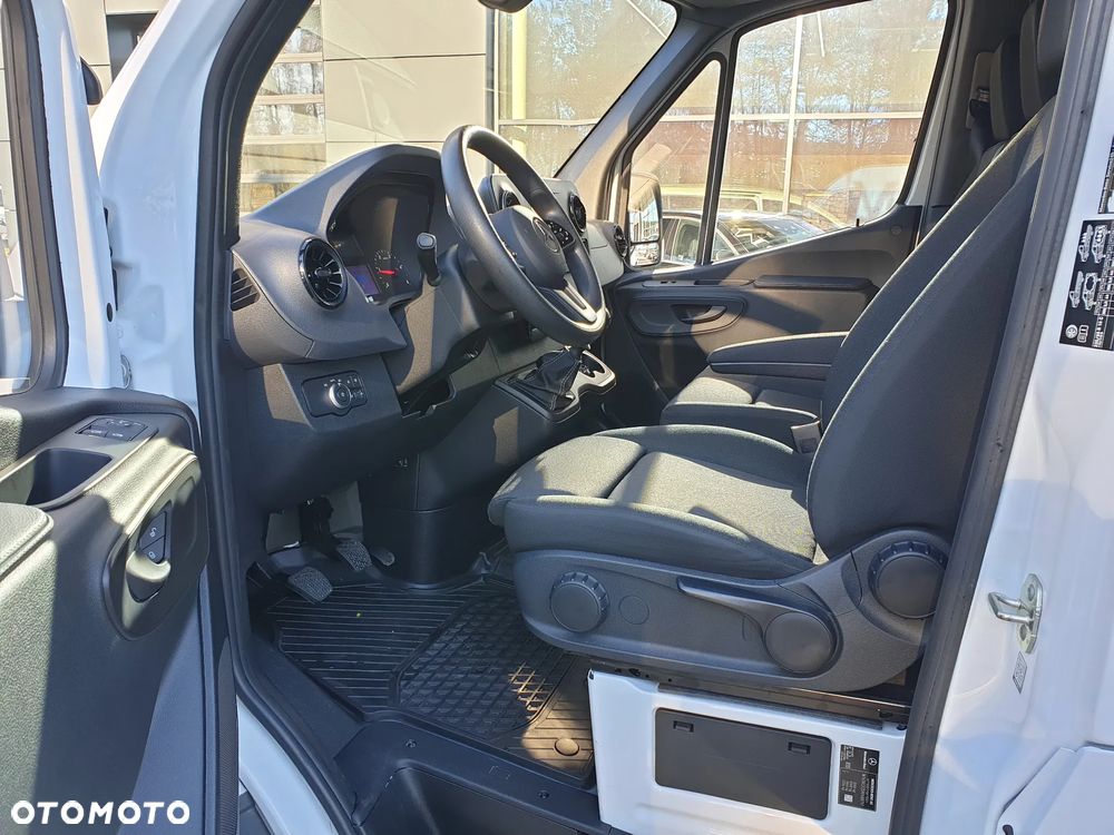 Mercedes-Benz SPRINTER - 12