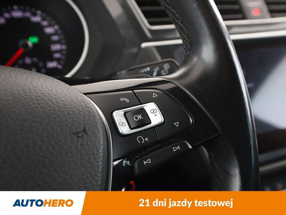 Volkswagen Tiguan - 32