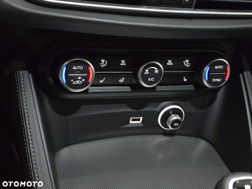 Alfa Romeo Stelvio 2.0 Turbo Veloce Q4 - 24