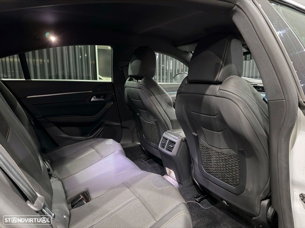 Peugeot 508 Plug-In Hybrid 225 e-EAT8 GT - 38