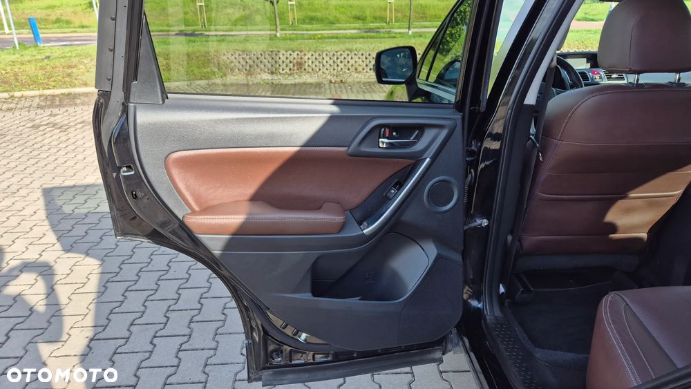 Subaru Forester 2.0 XT Platinum Lineartronic - 23