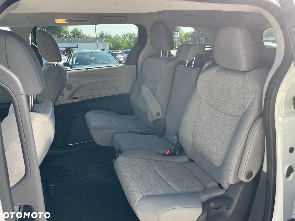 Toyota Sienna - 14