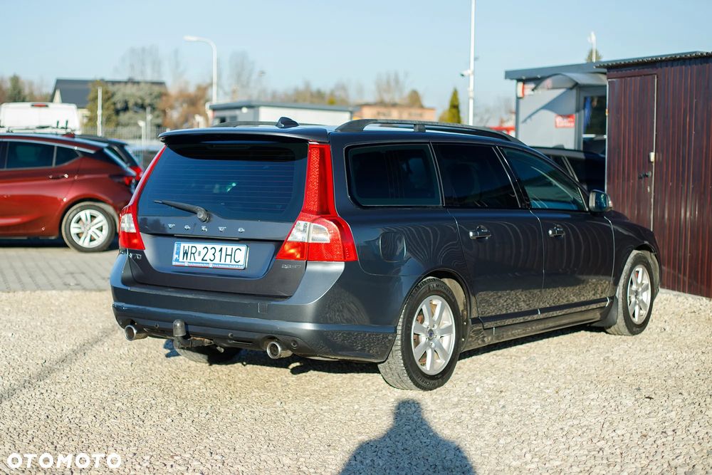 Volvo V70 2.5T R-Design Summum - 4
