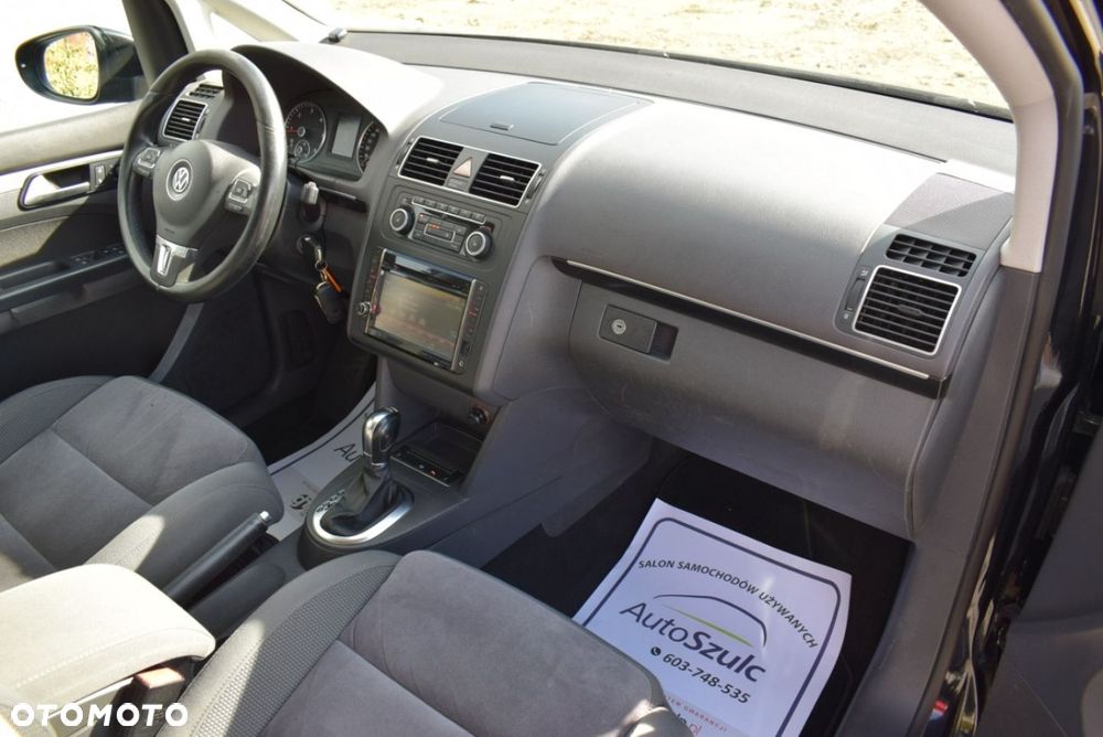 Volkswagen Touran - 24