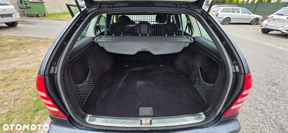 Mercedes-Benz Klasa C 220 CDI Automatik Classic DPF - 18