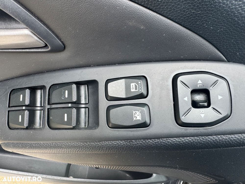 Hyundai ix35 2.0 CRDI 4WD Automatik Style - 12