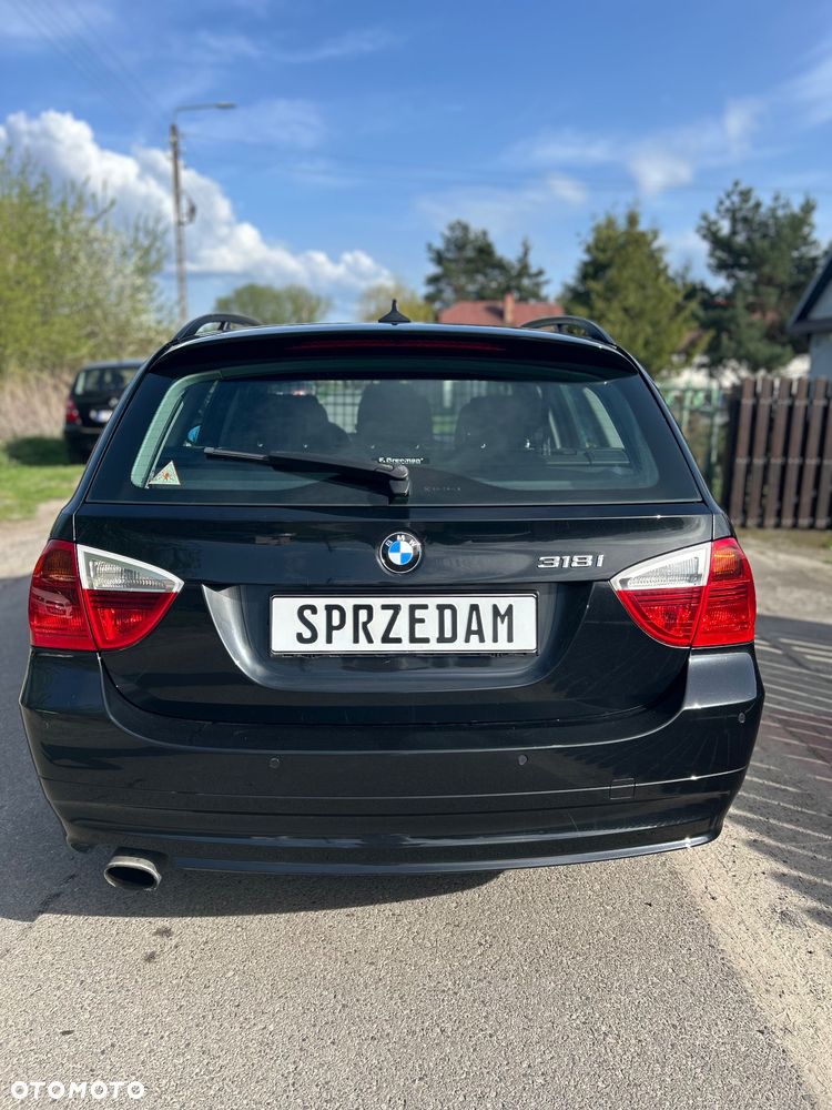 BMW Seria 3 318i - 9