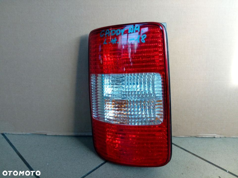 VW Caddy 2003 -- LEWA lampa tyl - 1