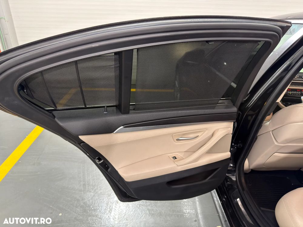 BMW Seria 5 520d Aut. - 24