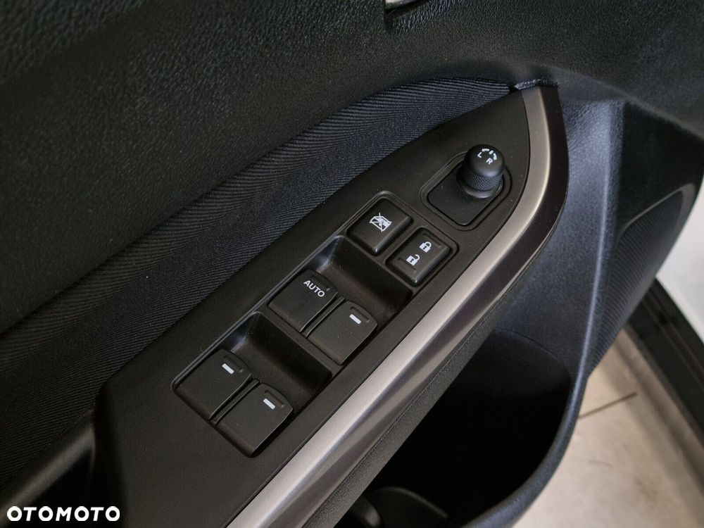 Suzuki Vitara - 23