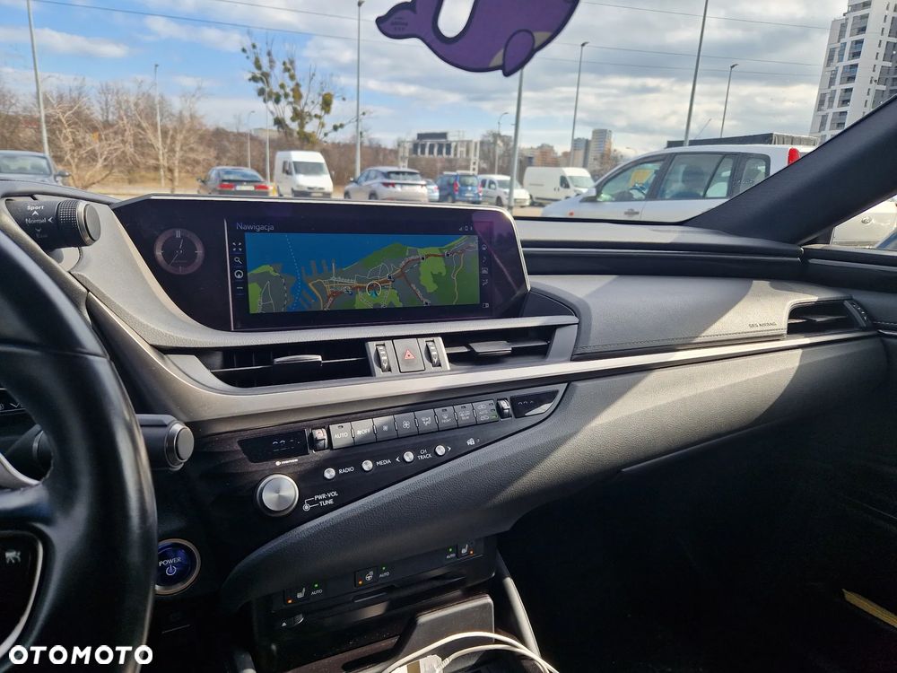 Lexus ES - 10