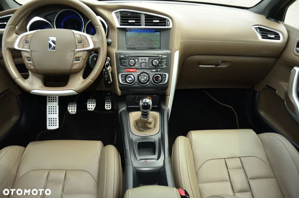Citroën DS4 e-HDi 115 SoChic - 18
