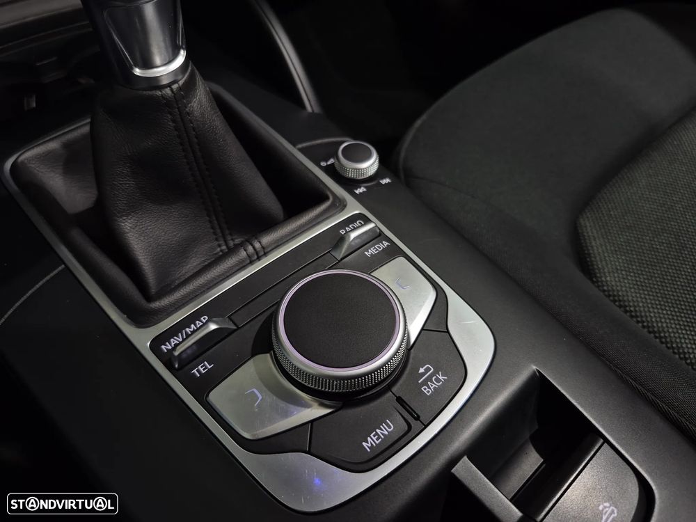 Audi A3 Cabrio 1.6 TDi Sport - 34