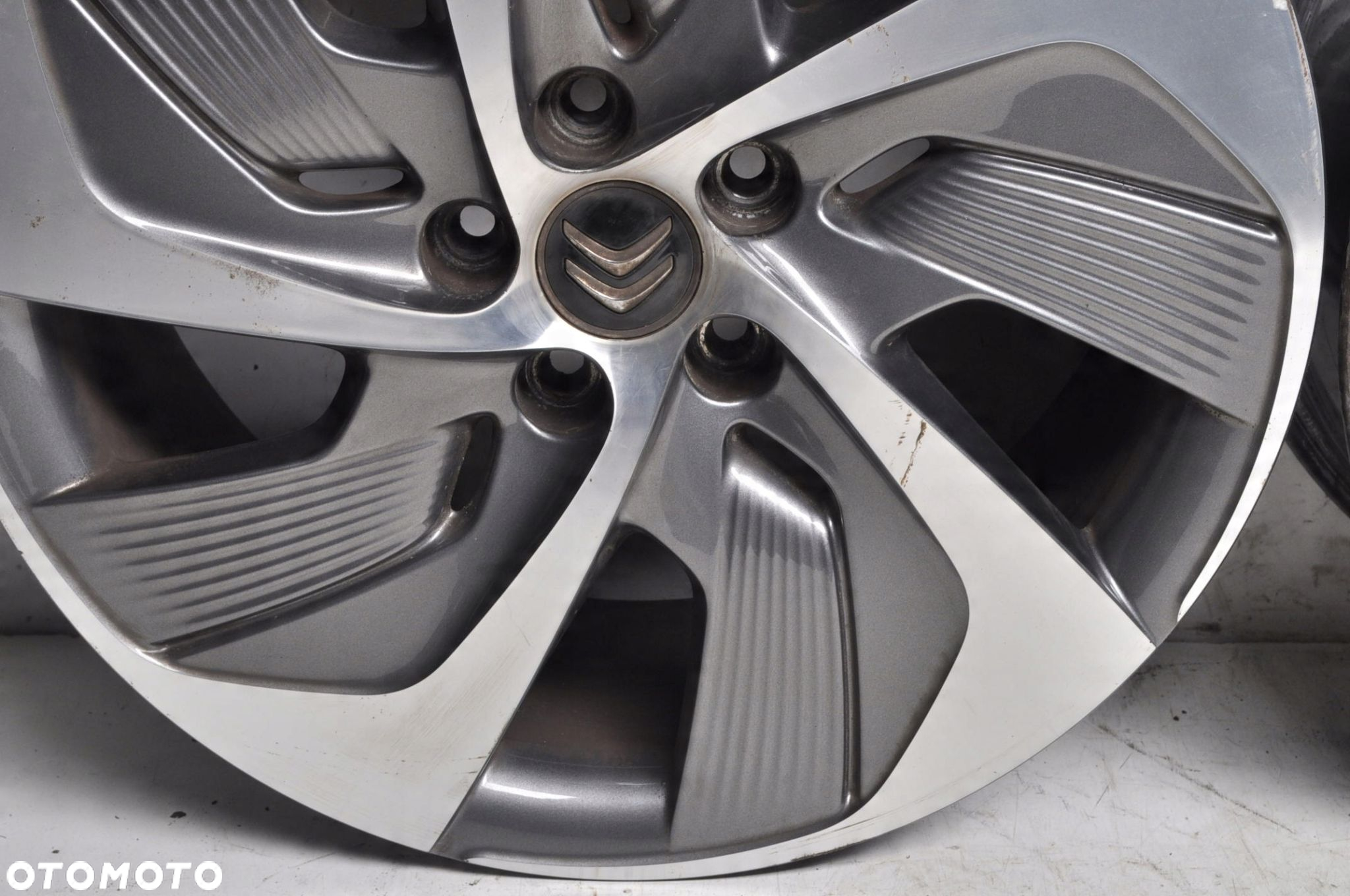 CITROEN C4 GRAND PICASSO FELGI ALUMINIOWE R18 7.5J 5X108 ET54 9677090577 - 3