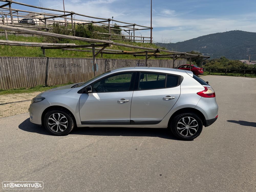 Renault Mégane 1.5 dCi Dynamique - 5