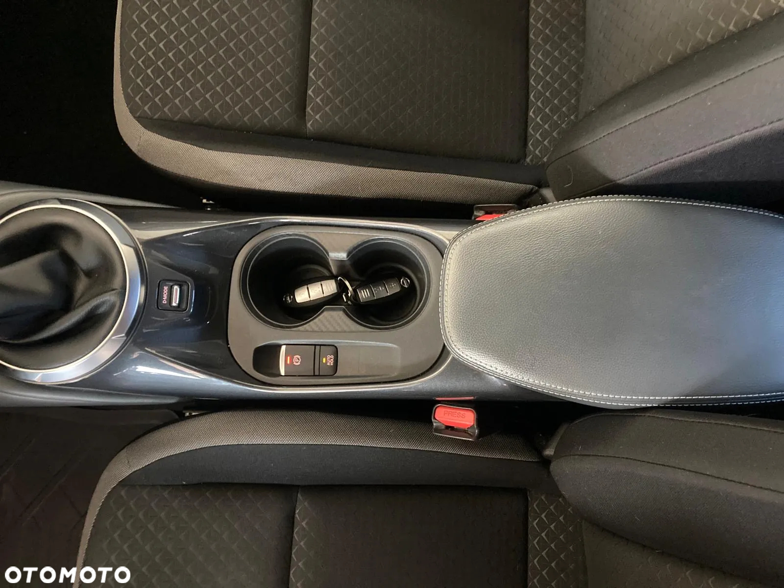 Nissan Juke 1.0 DIG-T N-Connecta - 24