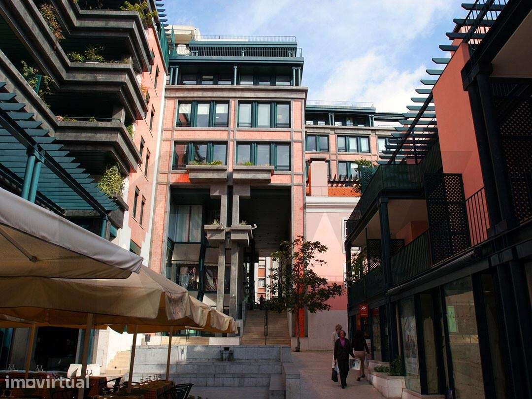 Espaço comercial 396m2 no Pátio Bagatela (Prémio Valmor). Arrendado, c - Grande imagem: 3/4
