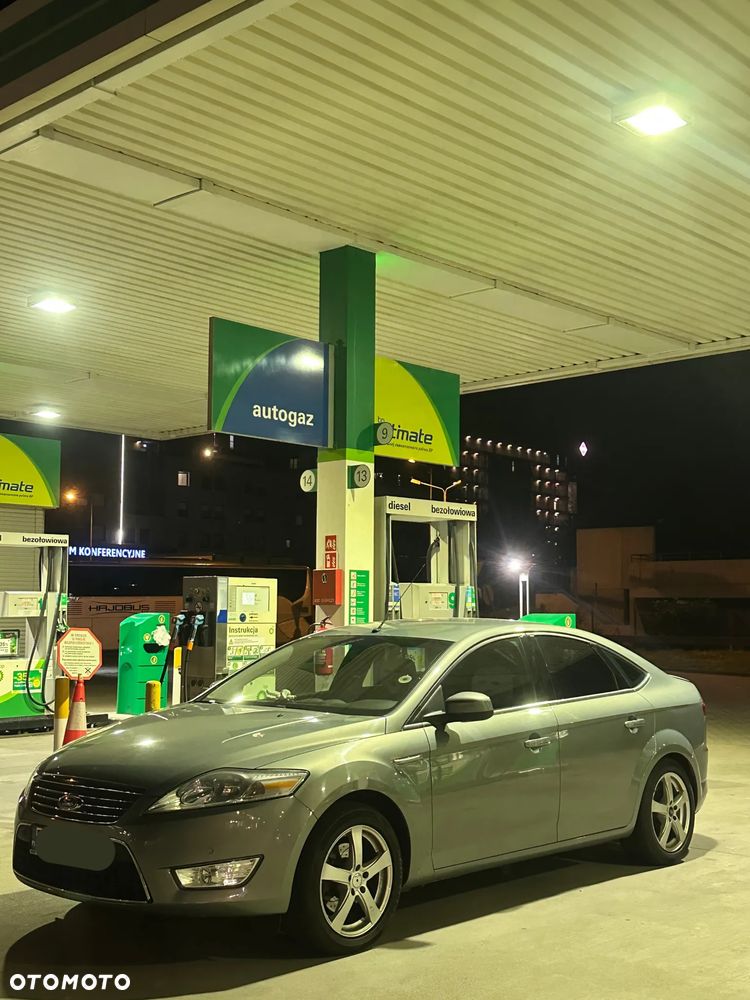 Ford Mondeo 2.3 Ghia - 7