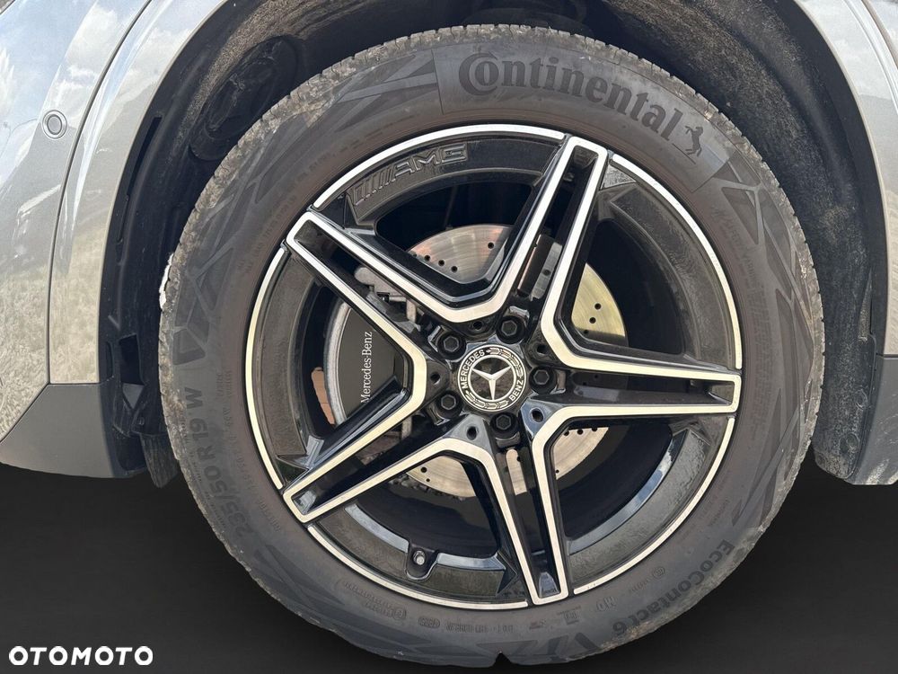 Mercedes-Benz GLA - 10