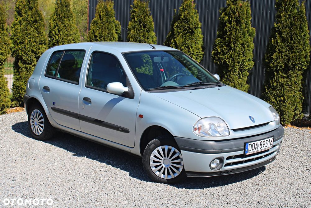 Renault Clio - 10