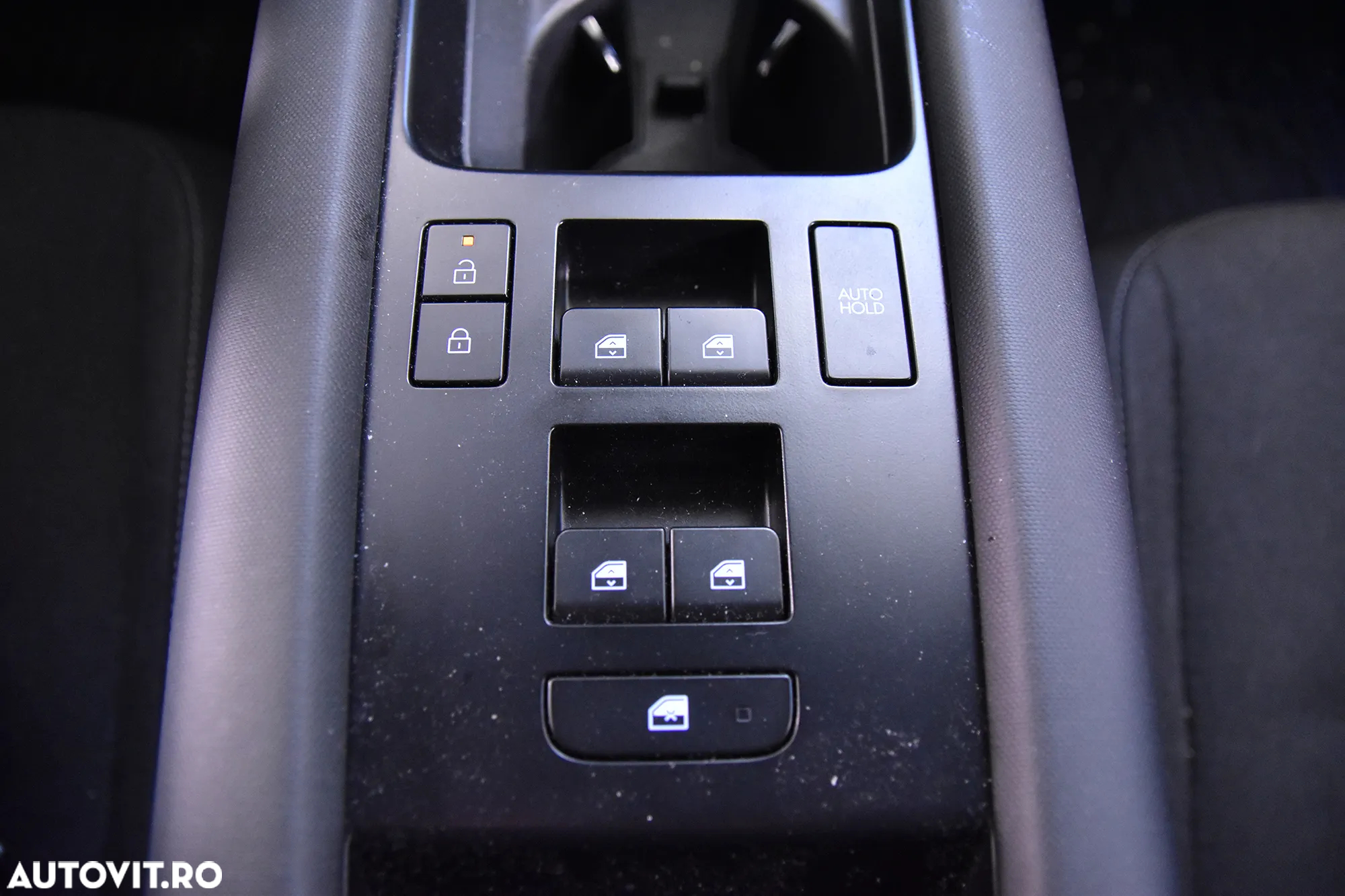 Hyundai IONIQ - 15