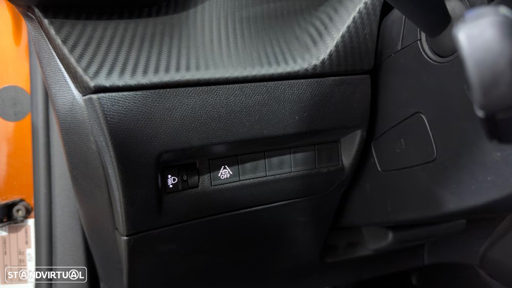 Peugeot 2008 1.2 PureTech Allure EAT8 - 22