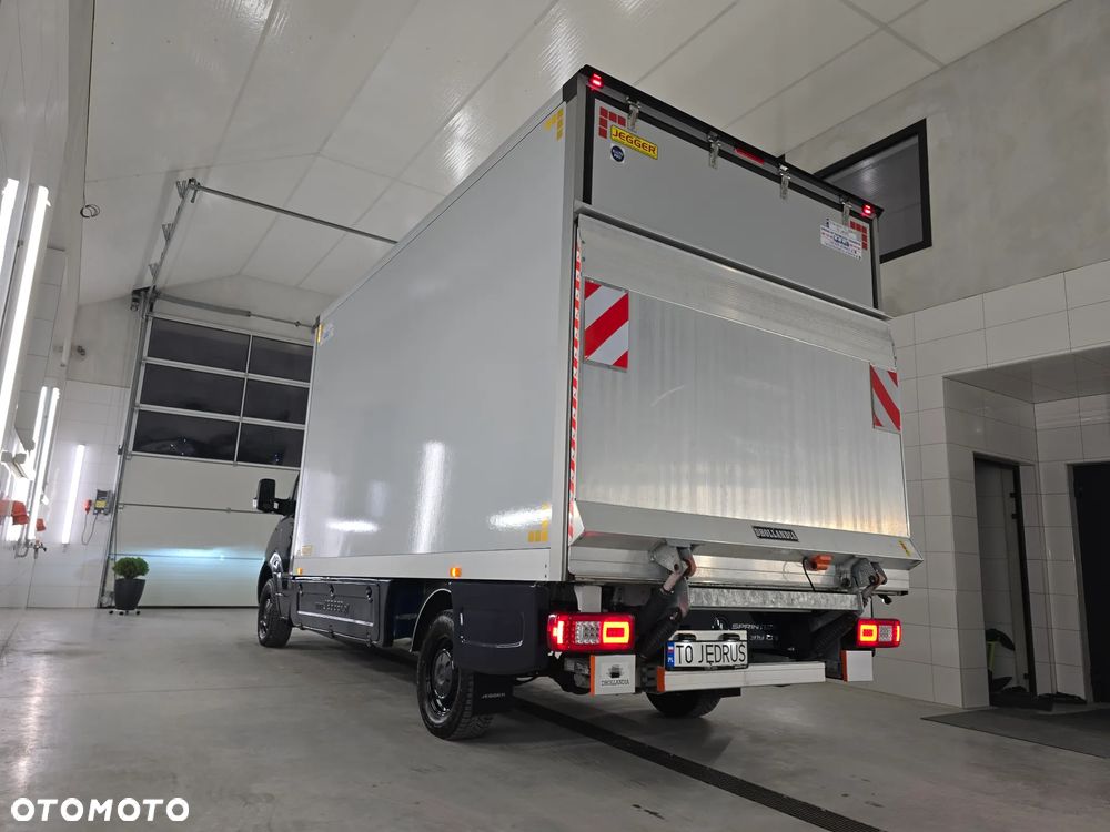 Mercedes-Benz SPRINTER 319 3.0 CDI KONTENER 4,28cmDługi 2,29cmSzero 2,24cmWysok + WINDA 750Kg 42Tyś km SERWIS DO OSTATNIEGO Km ASO MERCEDES-BENZ SALON PL STAN NOWY NOWY NOWY FABRYCZNA GWARANCJA - 10