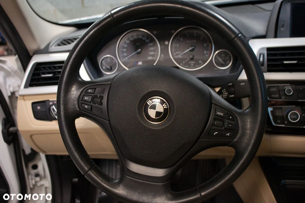 BMW Seria 3 320i xDrive Edition Luxury Line Purity - 20