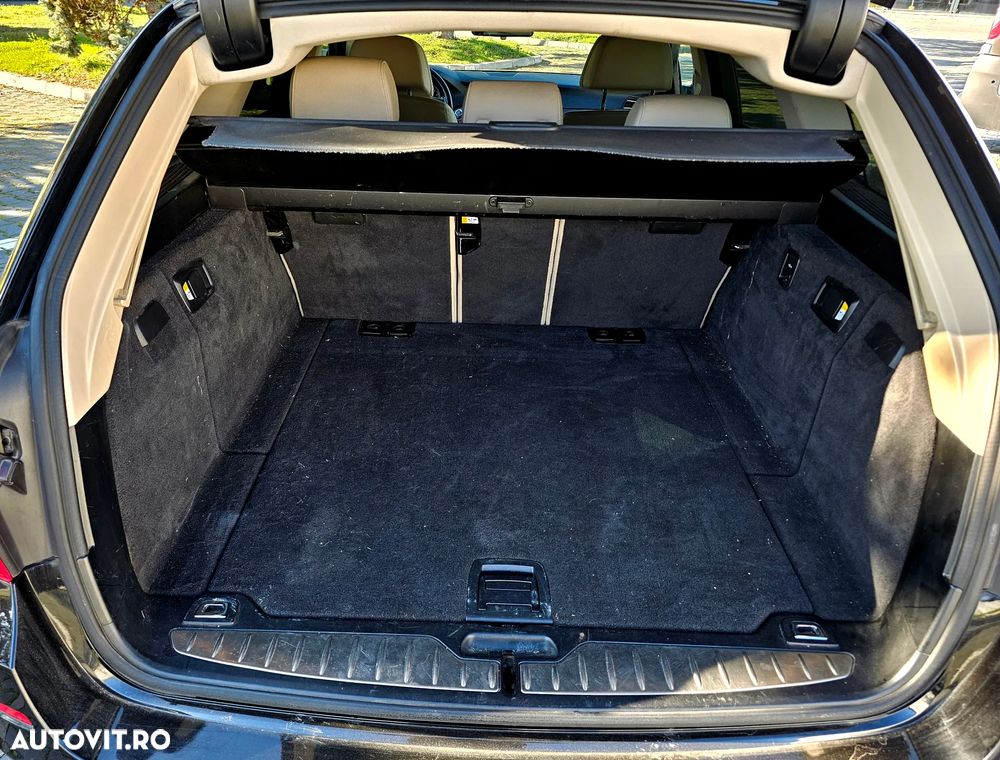 BMW Seria 5 520i Touring Aut. - 35