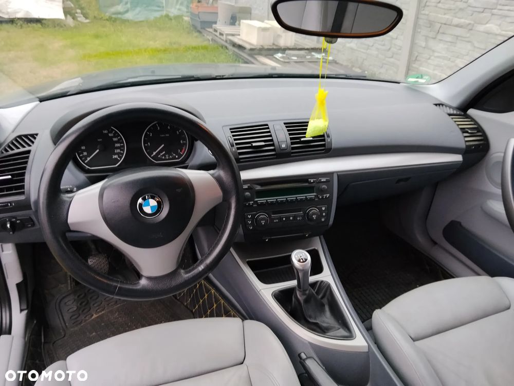BMW Seria 1 2005 photo 5