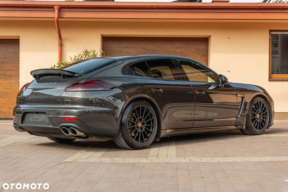 Porsche Panamera 4 Edition - 10