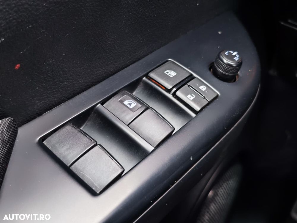 Toyota Hilux 2.4D 150CP 4x4 Double Cab 6MT Style - 27